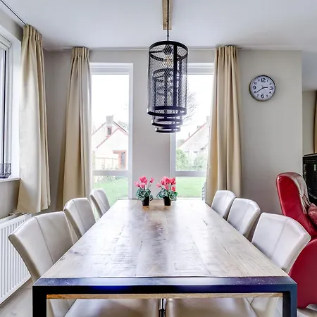 6 - Persoons Area 44 بيت للعطل *